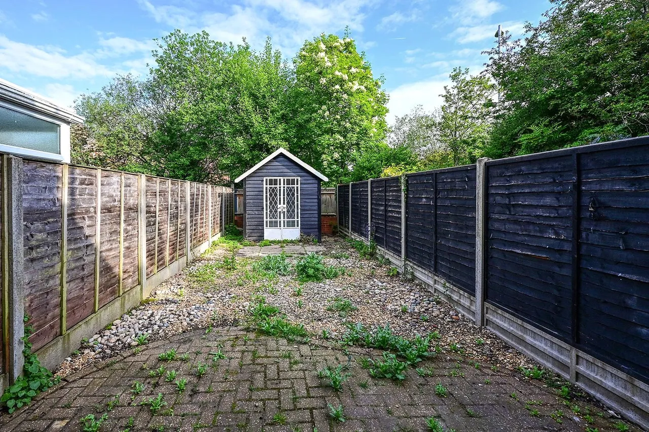 The Topiary, Farnborough, Hampshire, GU14 0RA, photo 5