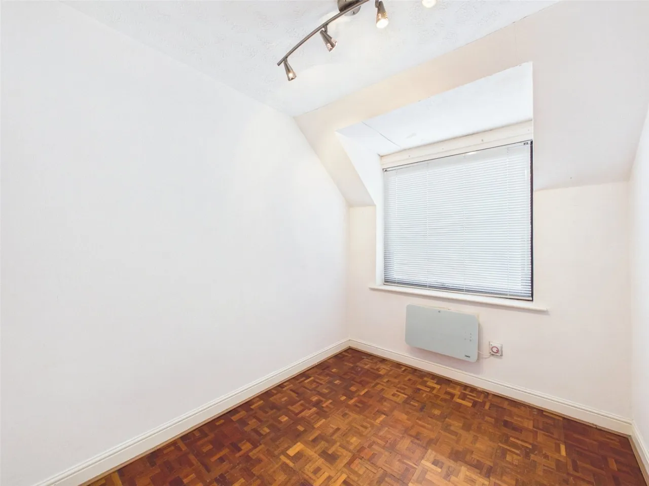 Park View Court, Beeston, NG9, photo 9