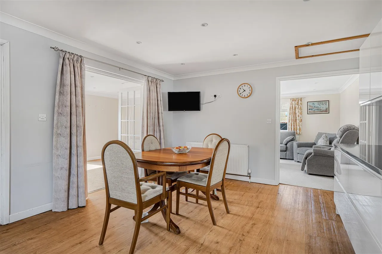 Sherwood Close, Launton, photo 4