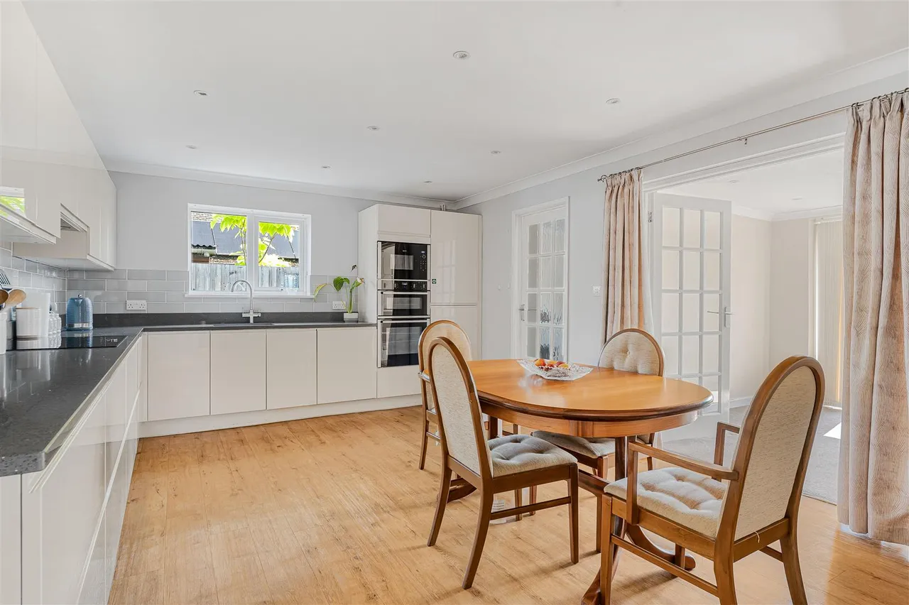 Sherwood Close, Launton, photo 2