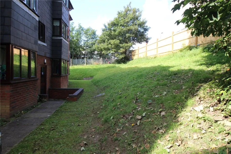 Redan Gardens, Aldershot, Hampshire, GU12 4SH, photo 7