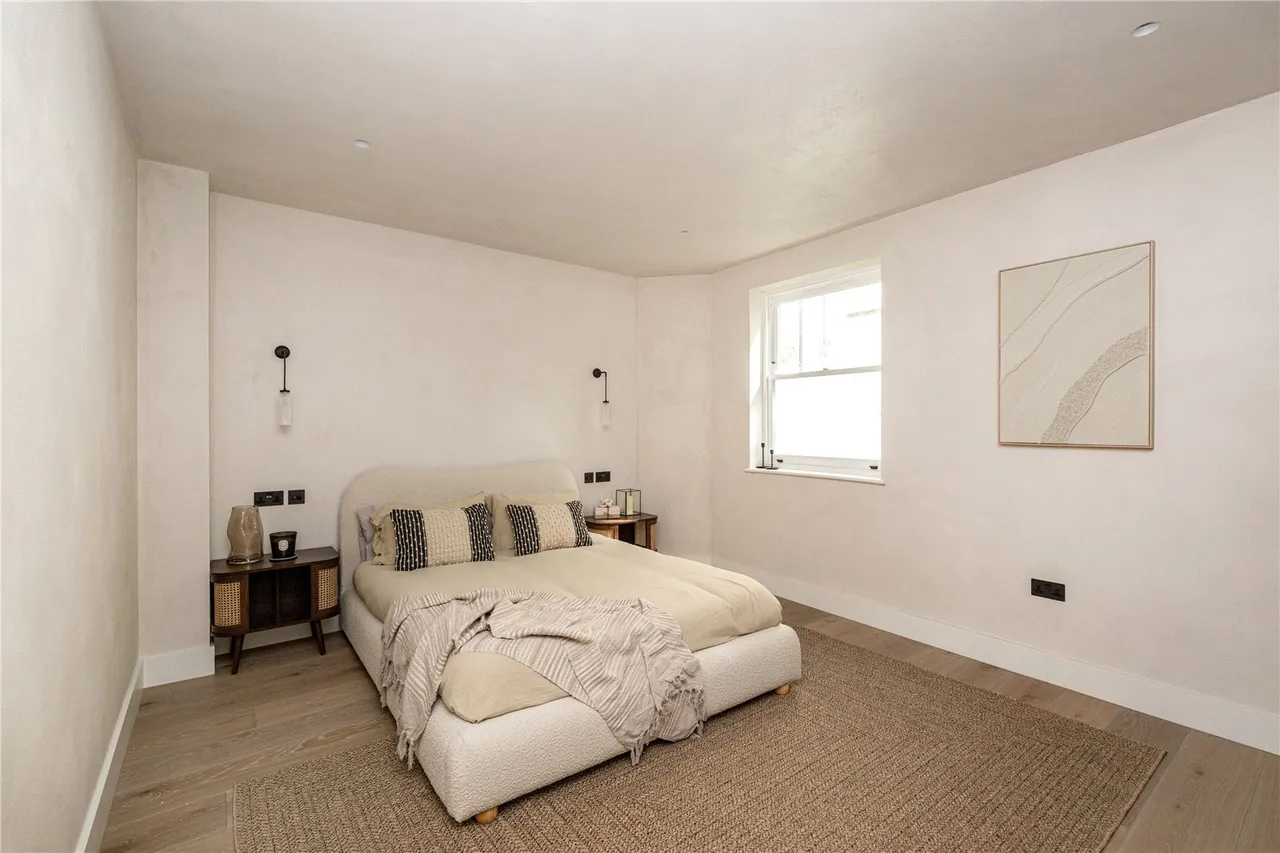 Russell Gardens Mews, Kensington, W14, photo 10