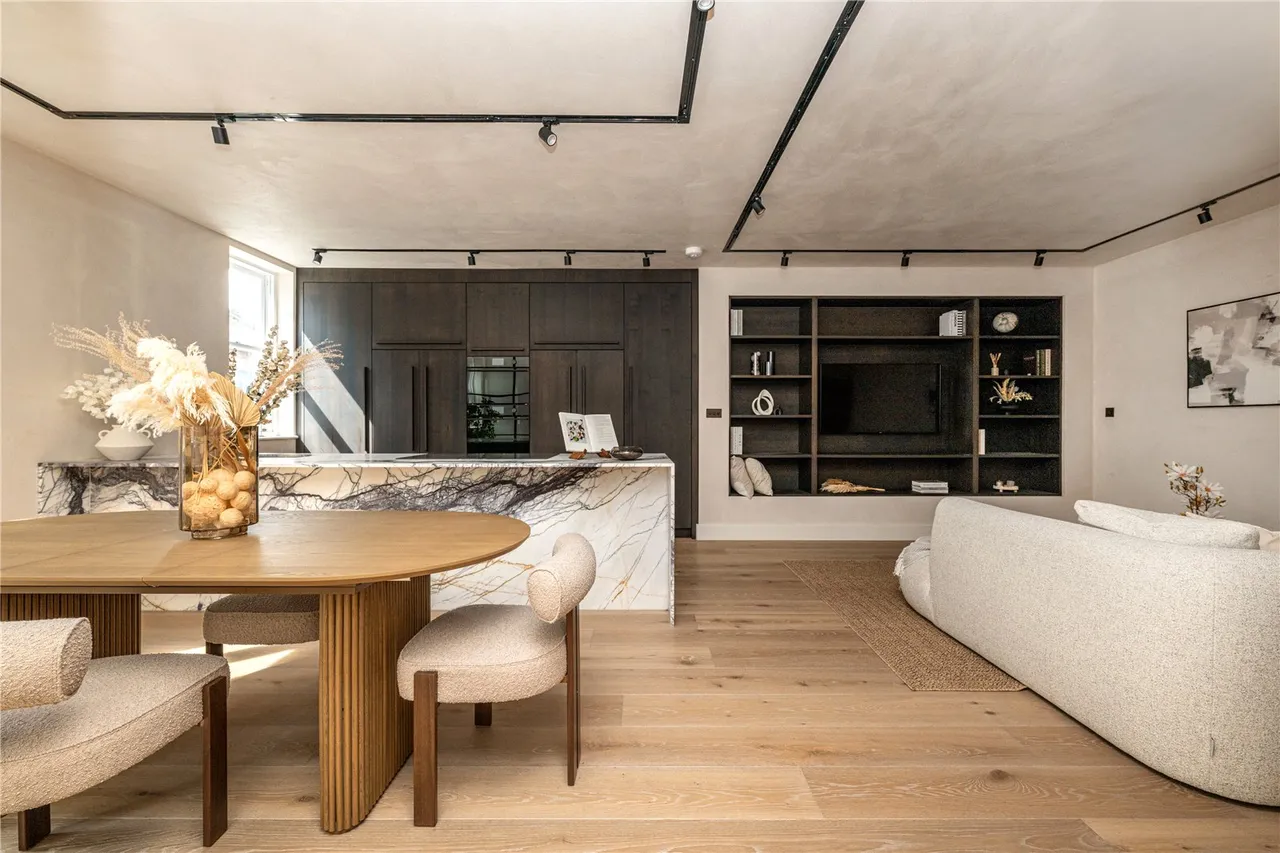 Russell Gardens Mews, Kensington, W14, photo 3