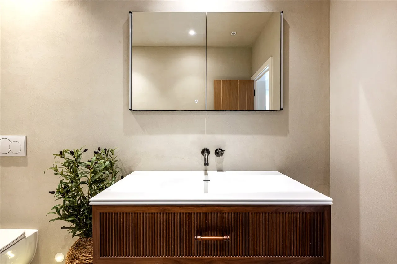 Russell Gardens Mews, Kensington, W14, photo 13