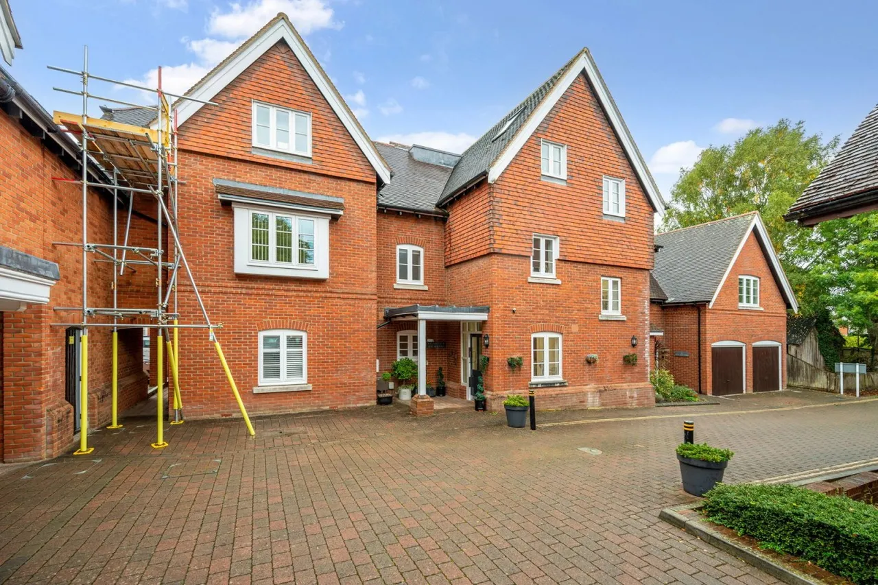 Lyndhurst, SO43, photo 17