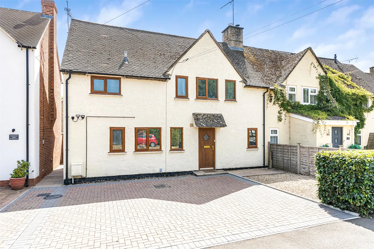 3 bed house for sale, Orchard Way, Kings Sutton, OX17