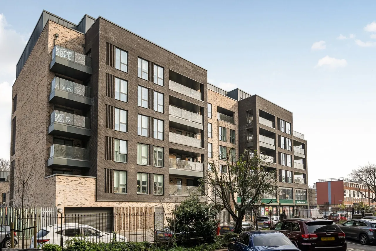 3 bed flat for sale — Pomeroy Street, SE14