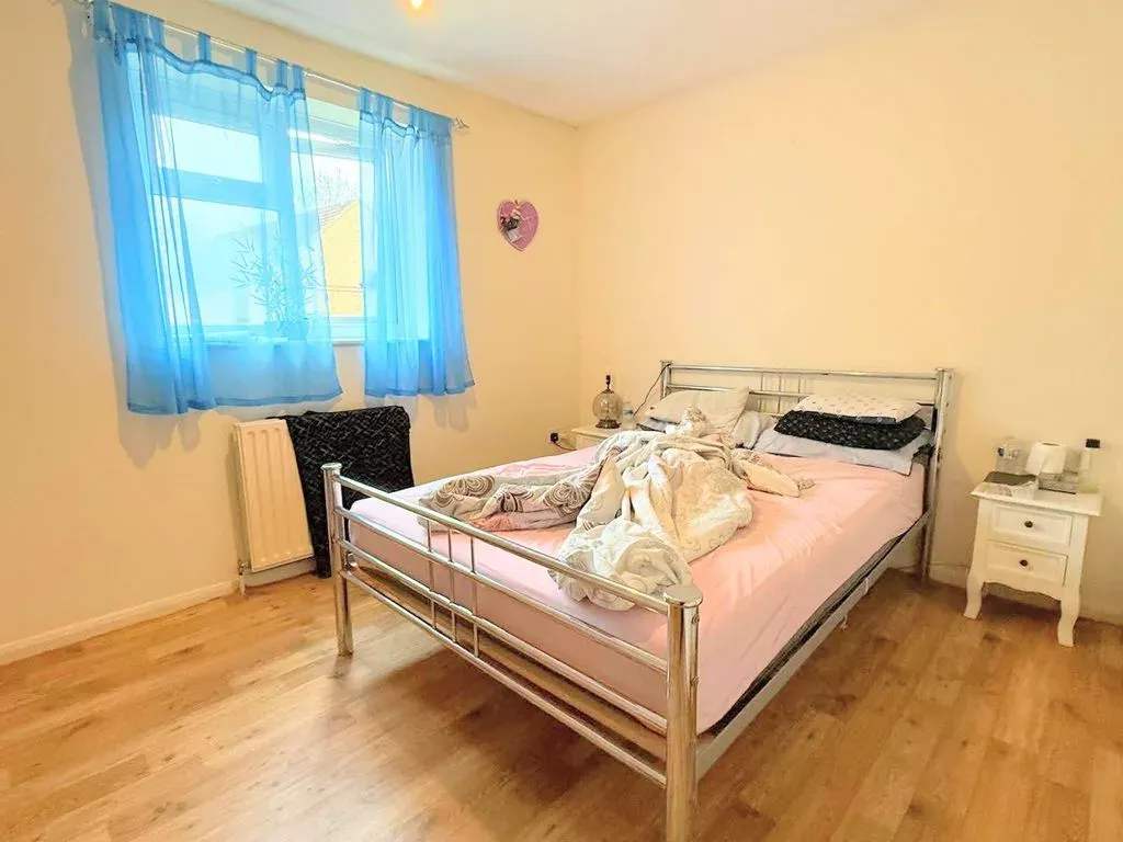 Milecastle, Bancroft, Milton Keynes, Buckinghamshire, MK13 0QL, photo 6