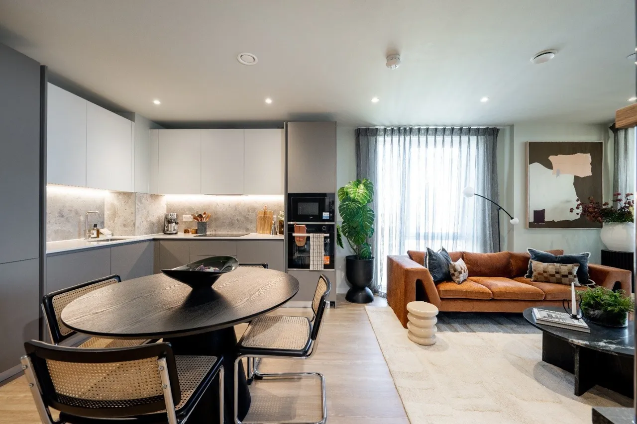 The Drive, London, W3, photo 2