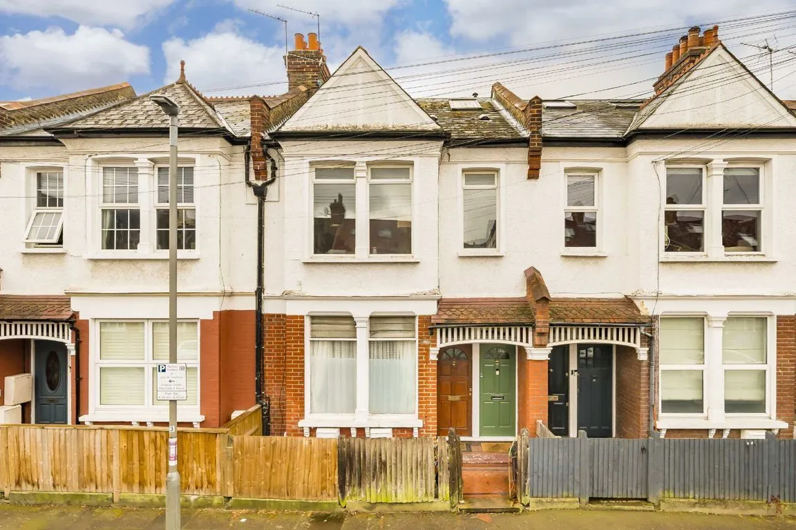 3 bed flat for sale, Otterburn Street, SW17