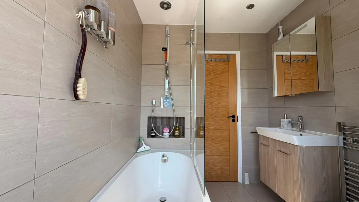The Drive, Northwood, HA6, photo 9