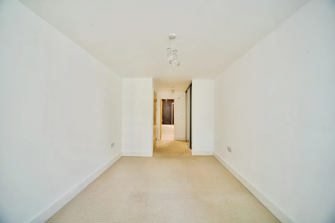 Millharbour, London, E14, photo 5
