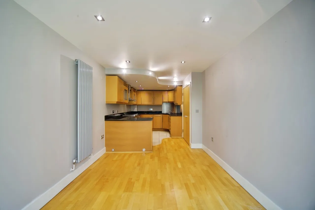Millharbour, London, E14, photo 3