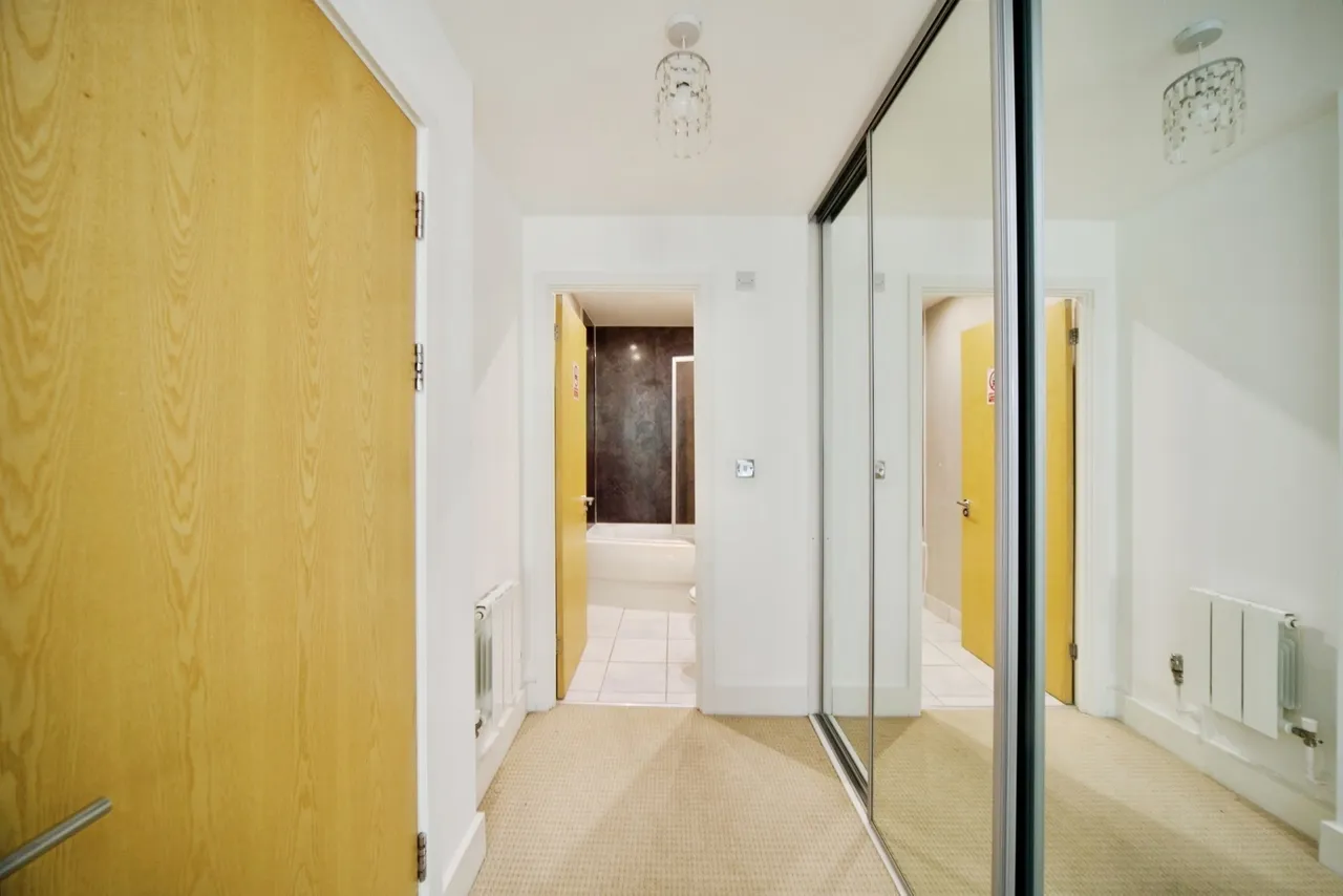 Millharbour, London, E14, photo 6