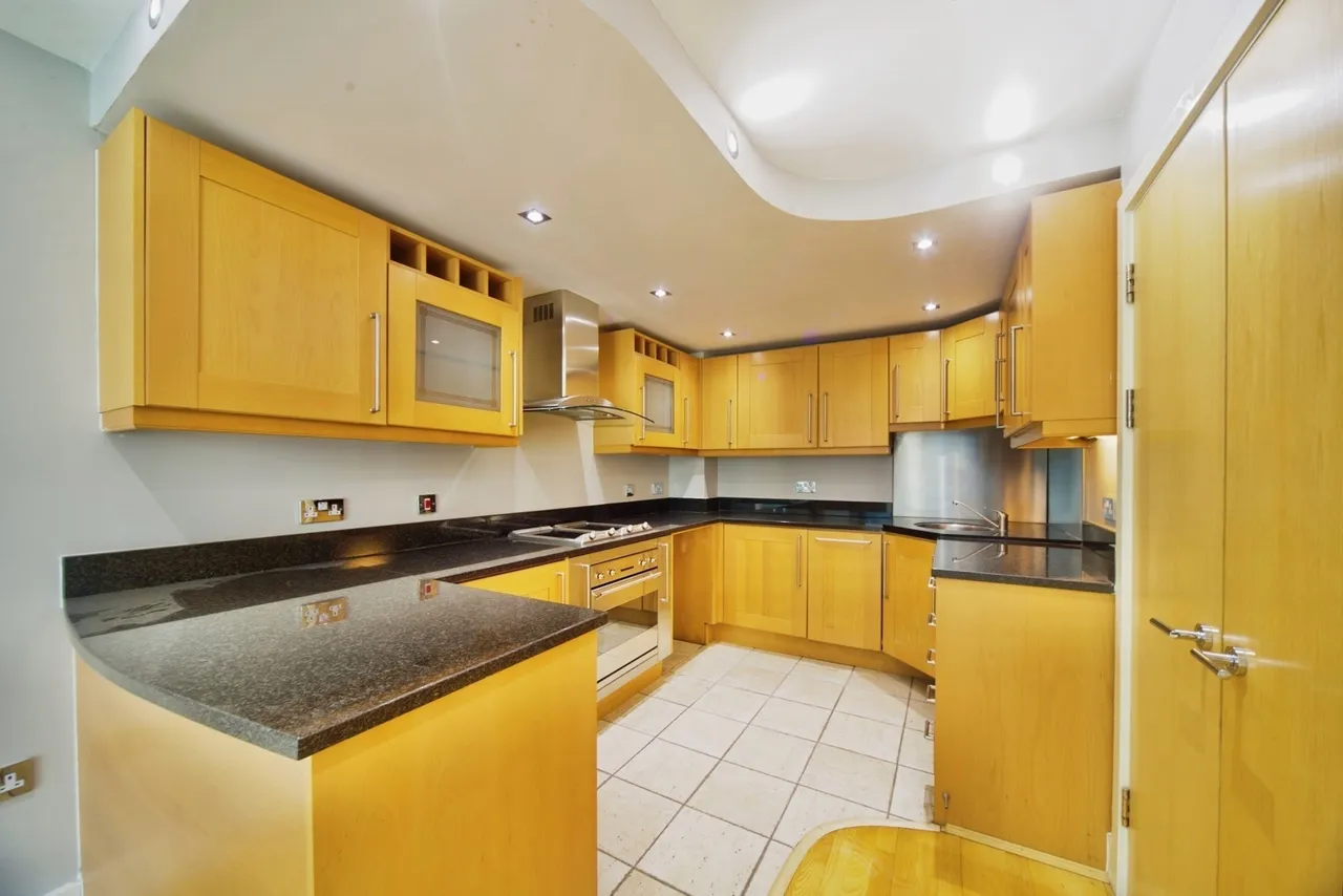 Millharbour, London, E14, photo 2