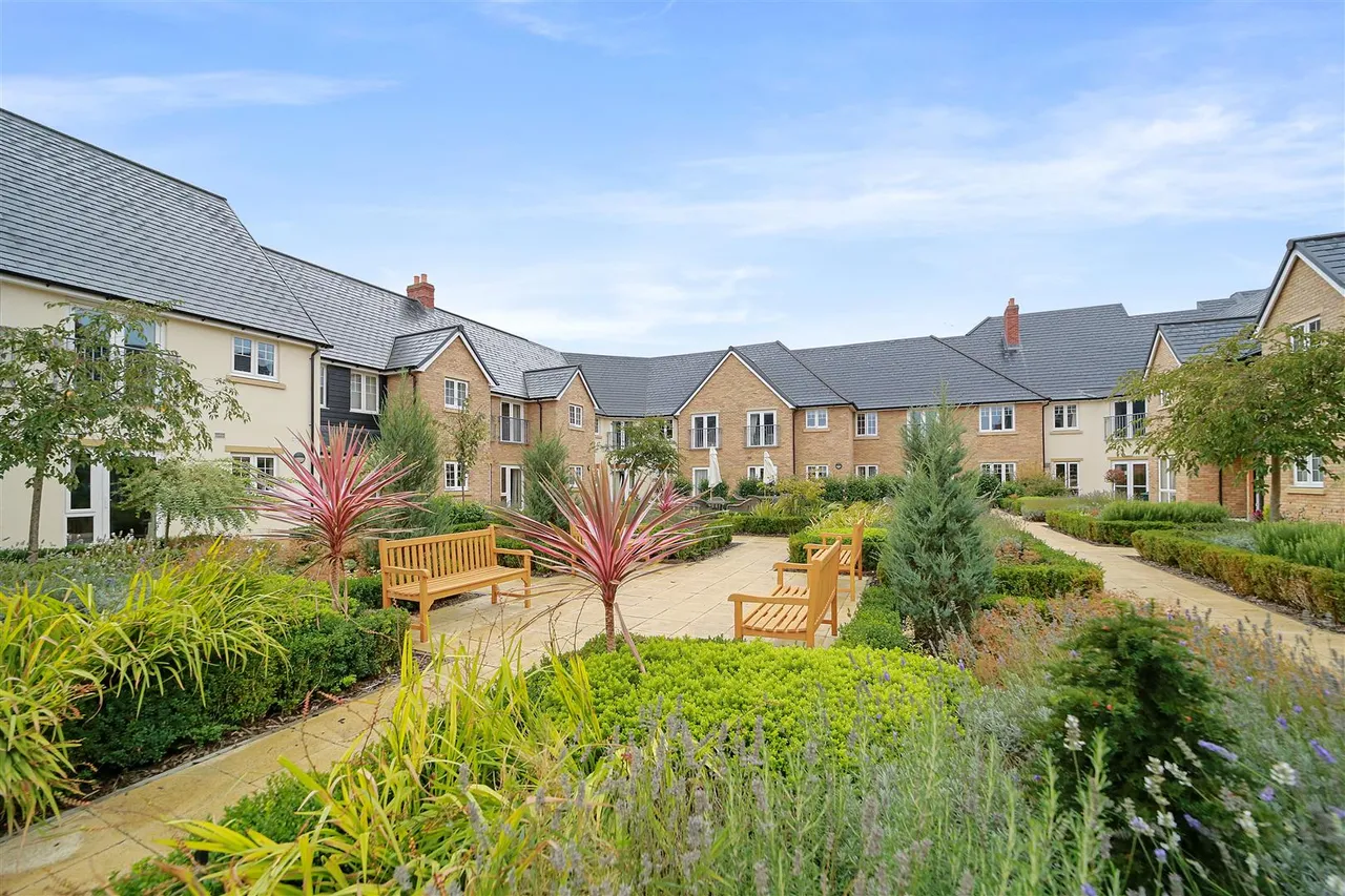1 bed flat for sale, Lisle Lane, Ely, CB7