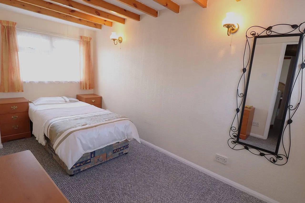 Mount Avenue, Rayleigh, SS6, photo 14