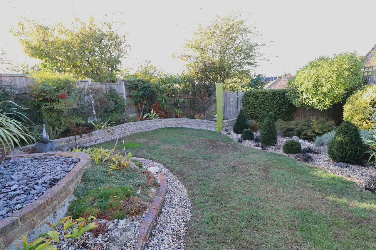 Mount Avenue, Rayleigh, SS6, photo 21