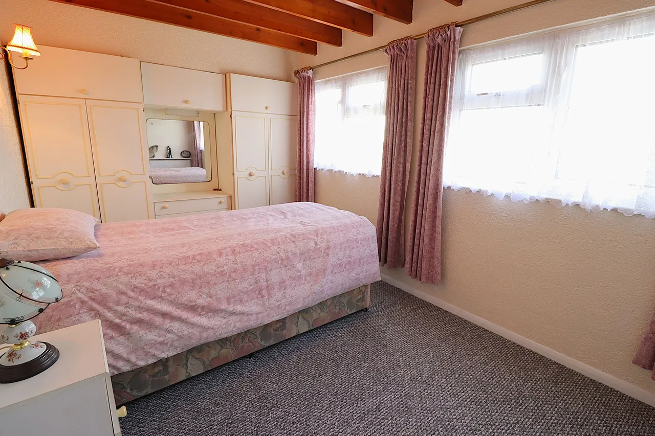 Mount Avenue, Rayleigh, SS6, photo 13