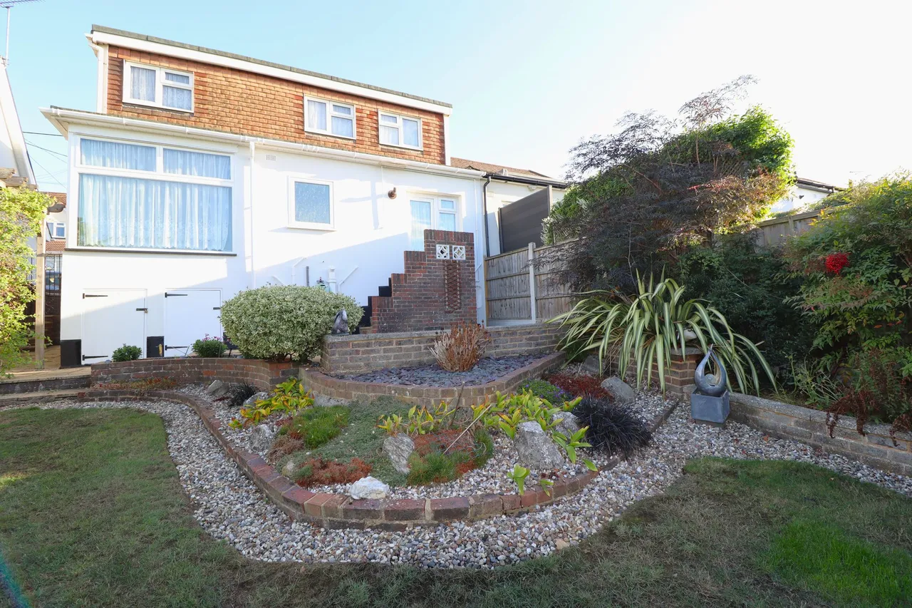 Mount Avenue, Rayleigh, SS6, photo 19