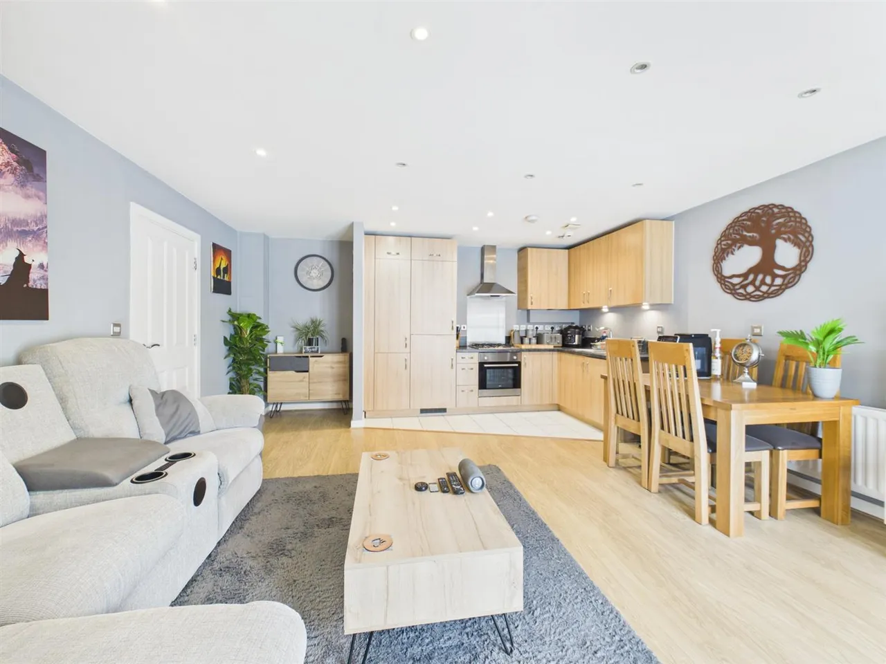 Truesdales, Ickenham, Uxbridge, UB10 8FX, photo 3