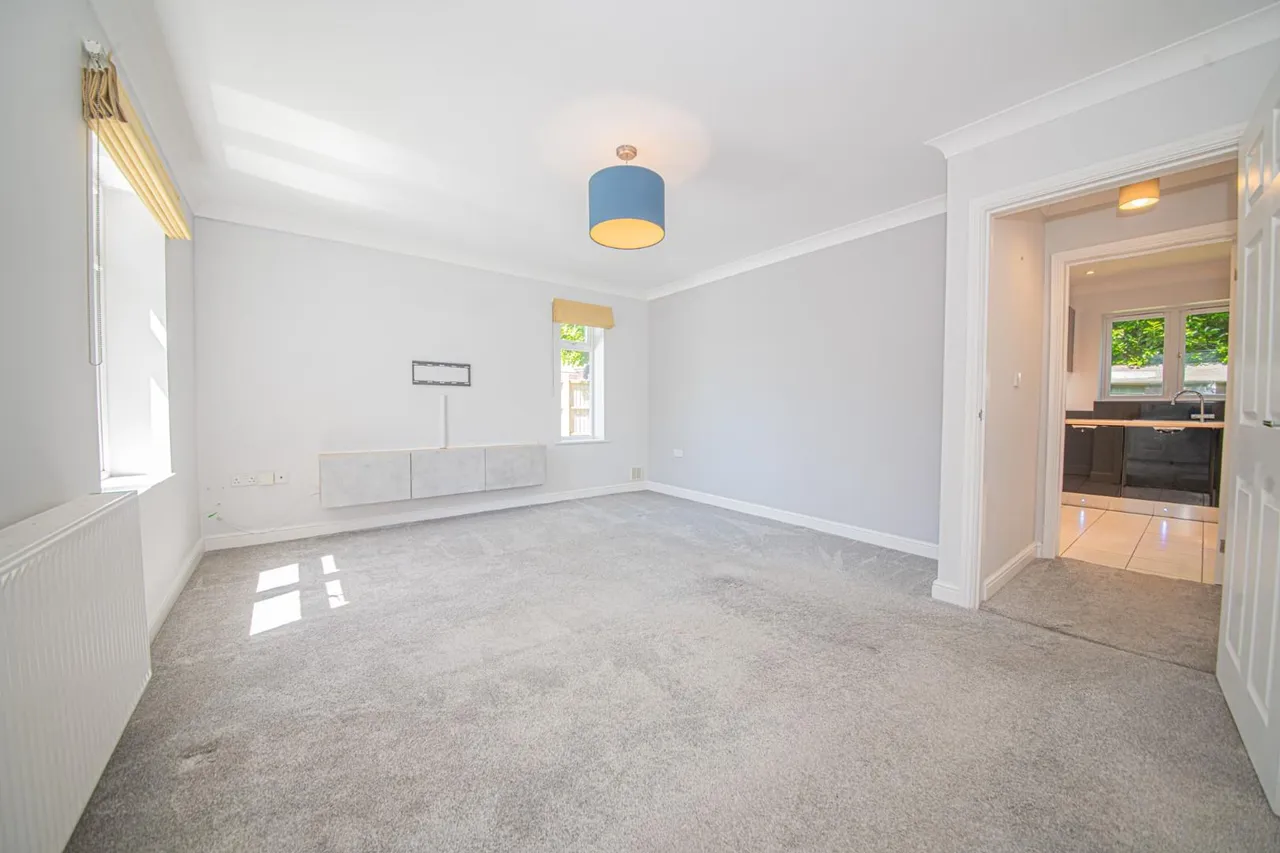 Chestnut Avenue, Eastleigh, SO50 5BX, photo 2