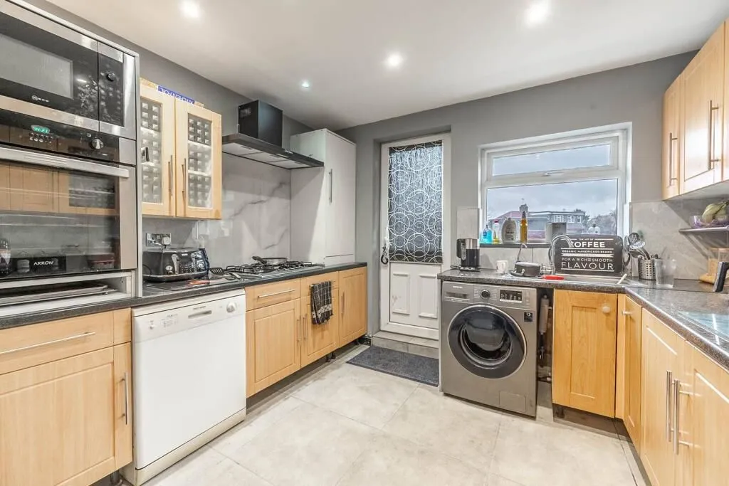 Islip Manor Road, Northolt, UB5, photo 3