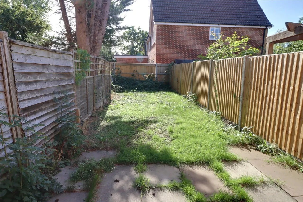 Blackthorn Close, Earley, RG6, photo 10