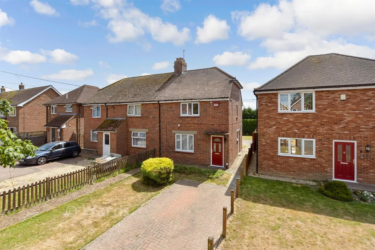 3 bed house for sale, Chestnut Avenue, Blean, CT2