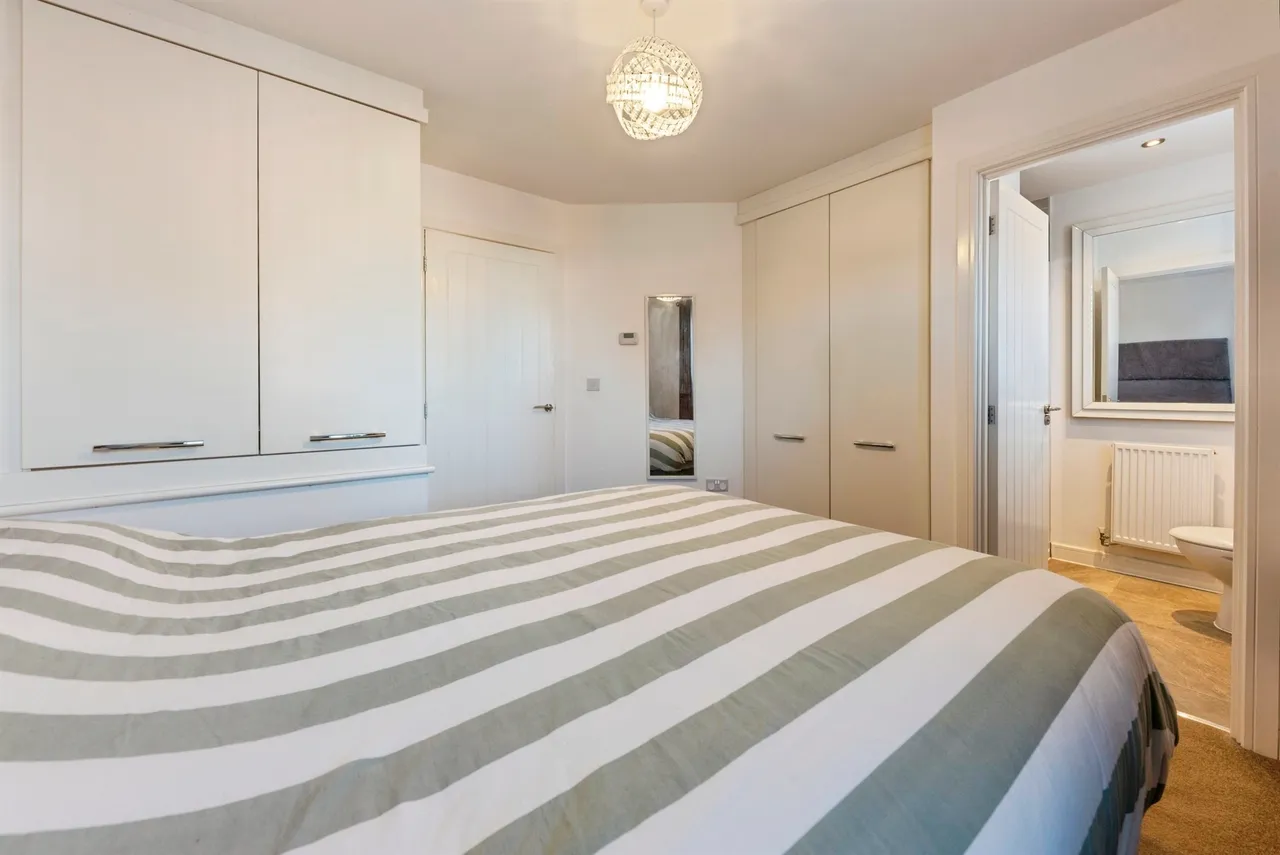 Charters Drive, Middlebeck, NG24, photo 12