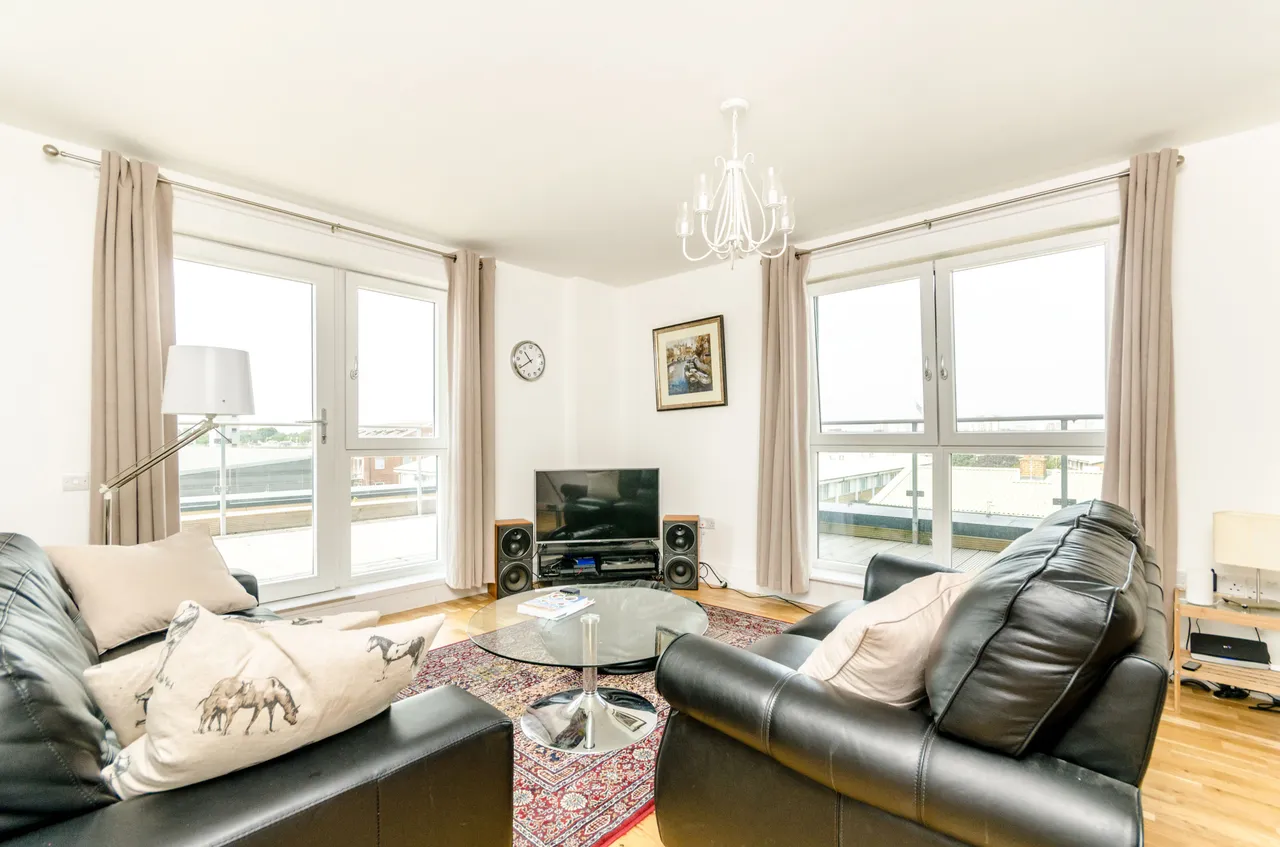 18 Monmouth Court, Coopers Road, London, photo 8
