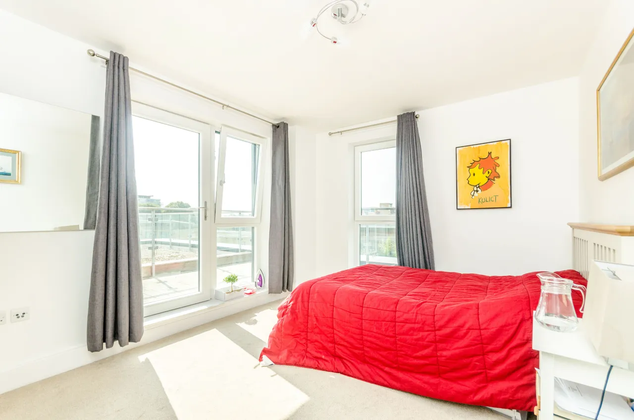 18 Monmouth Court, Coopers Road, London, photo 7
