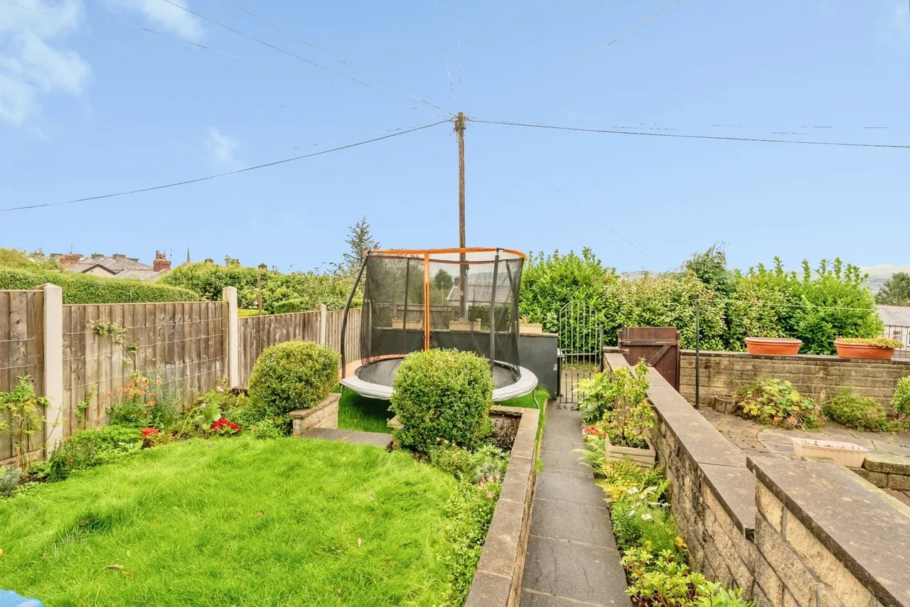 Lansdowne Close, Burnley, BB11, photo 5