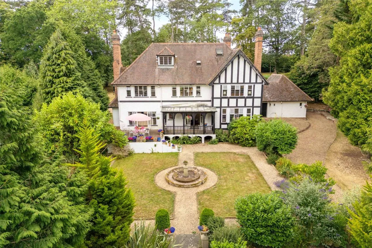 5 bed house for sale — Main Road, Hallow, Worcester, Worcestershire, WR2 6PH