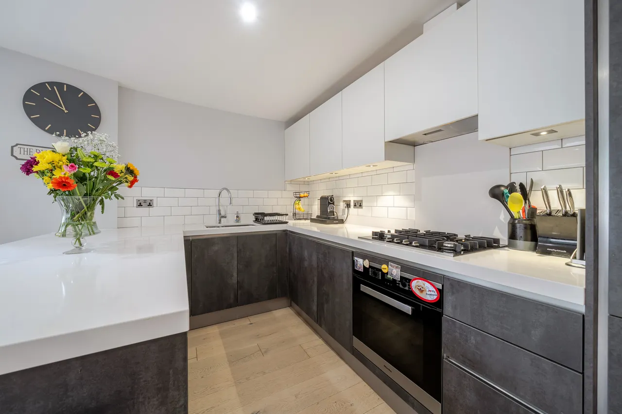 Court Lane, Epsom, KT19, photo 4
