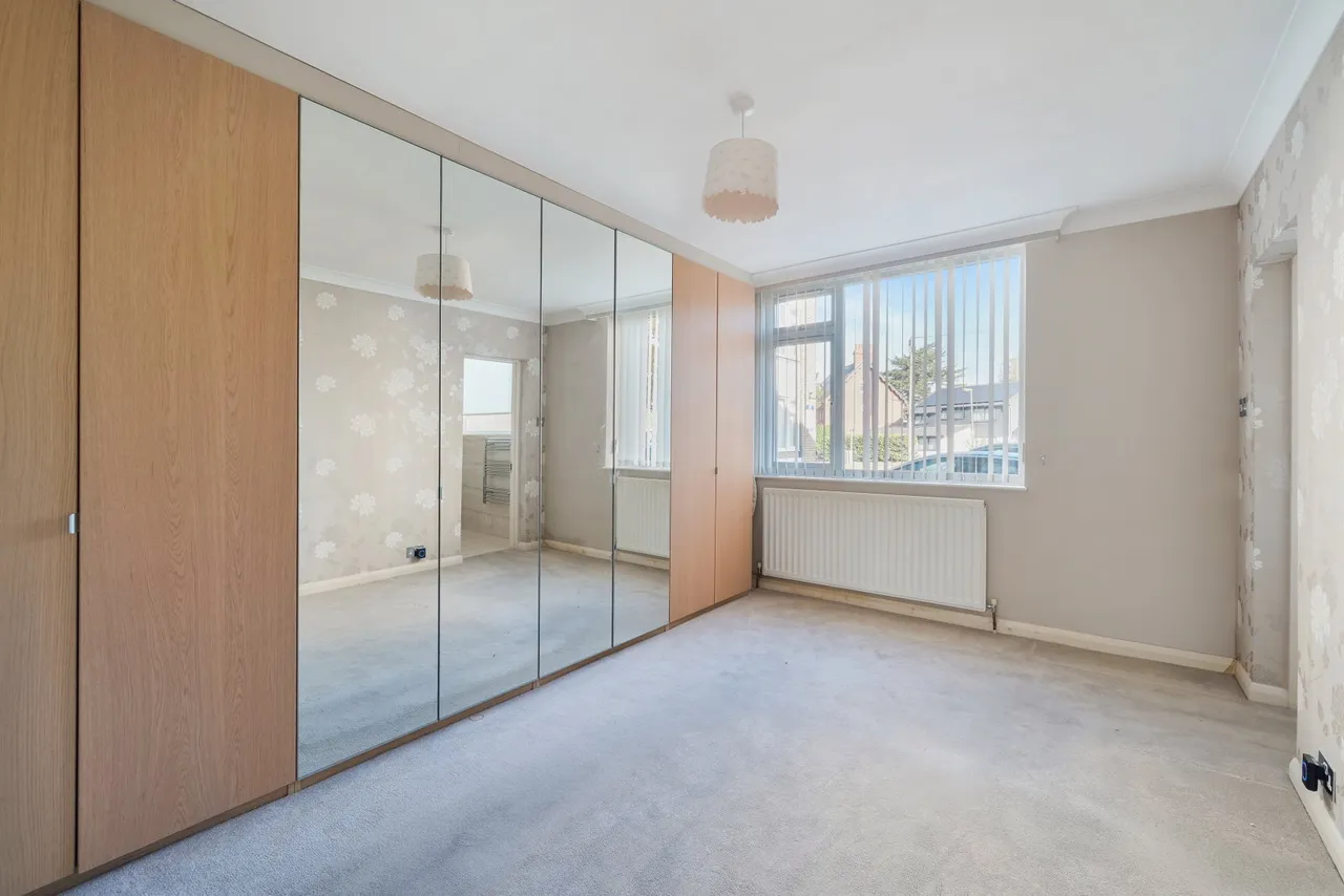 Avenue Road, Epsom, KT18, photo 8