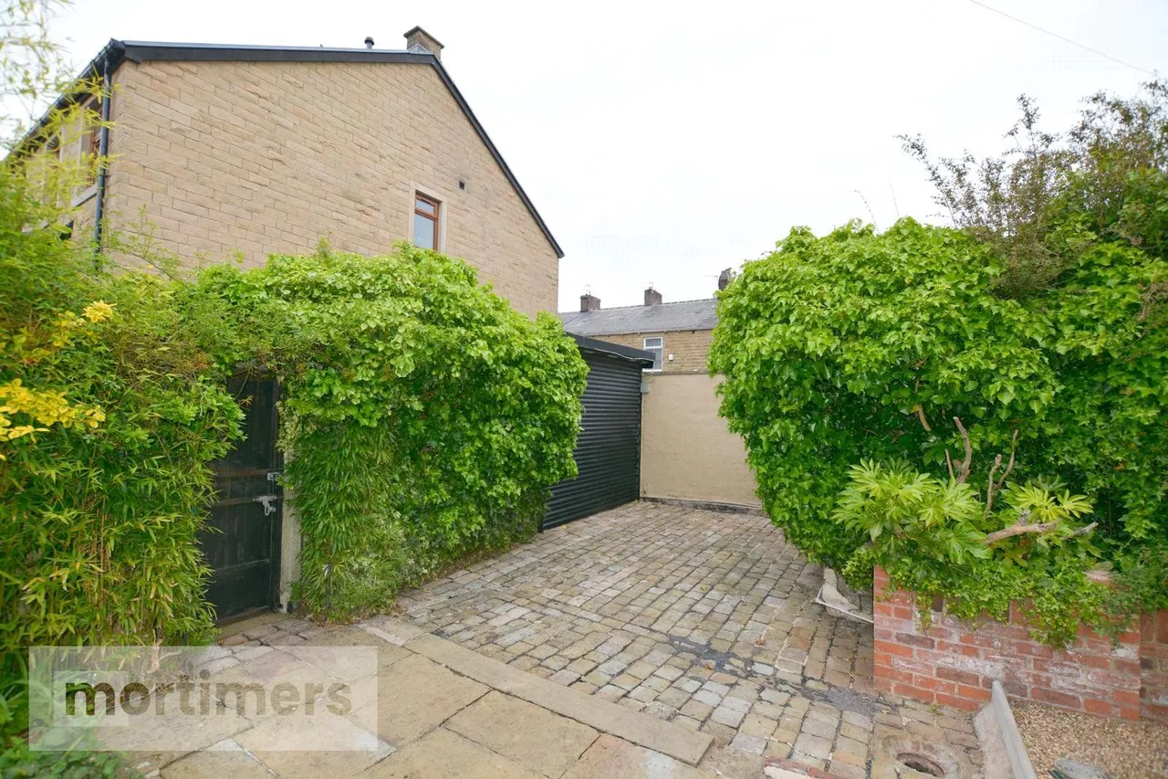 Whalley Road, Accrington, BB5, photo 26