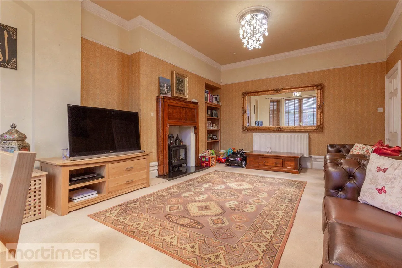 Whalley Road, Accrington, BB5, photo 2