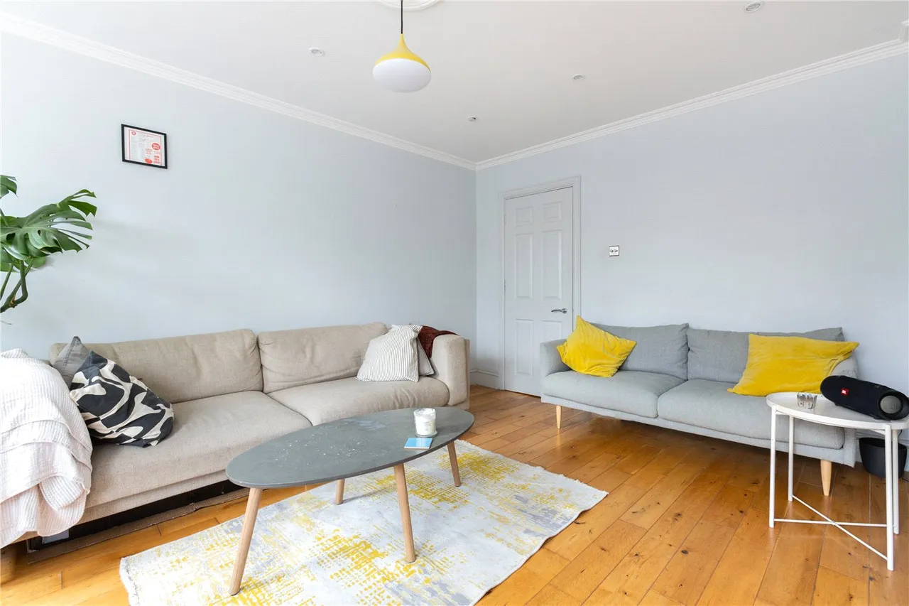 2 bed flat for sale — Kingsland Road, London, E8
