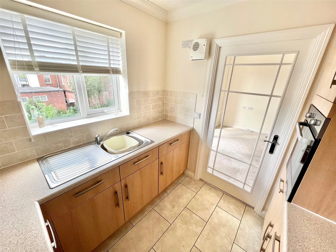 Vale Road, Stourport-on-Severn, Worcestershire, DY13 8GB, photo 3