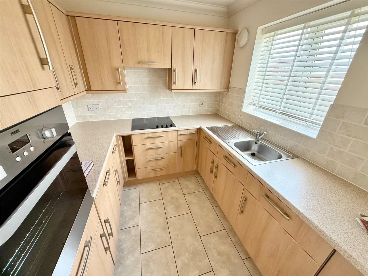 Vale Road, Stourport-on-Severn, Worcestershire, DY13 8GB, photo 2