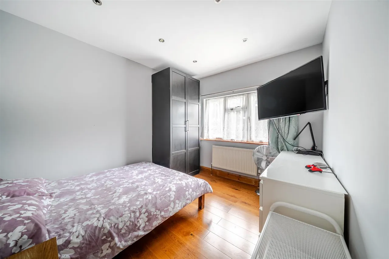 Corringham Road, Wembley Park, photo 9