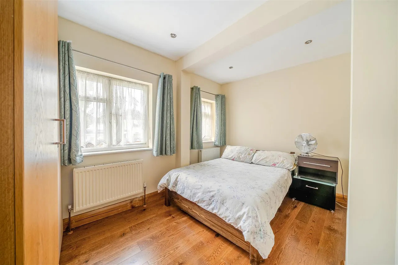 Corringham Road, Wembley Park, photo 10