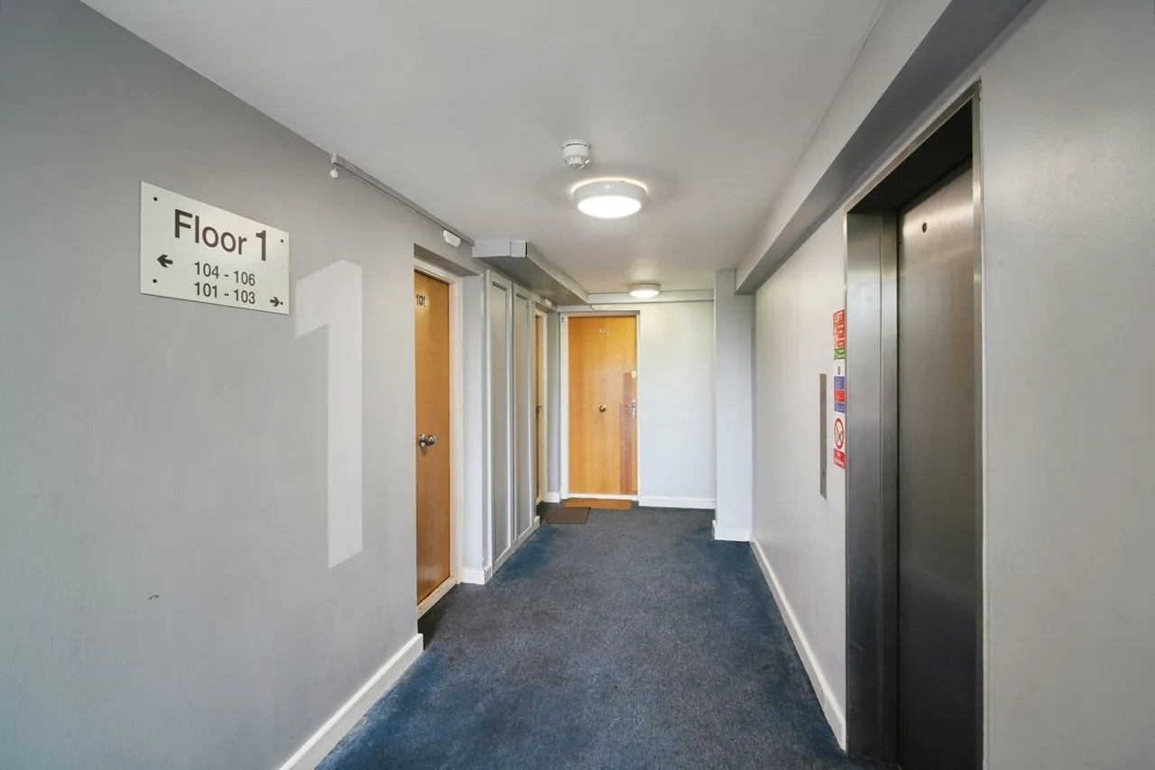 Highclere Avenue, Salford, M7, photo 11