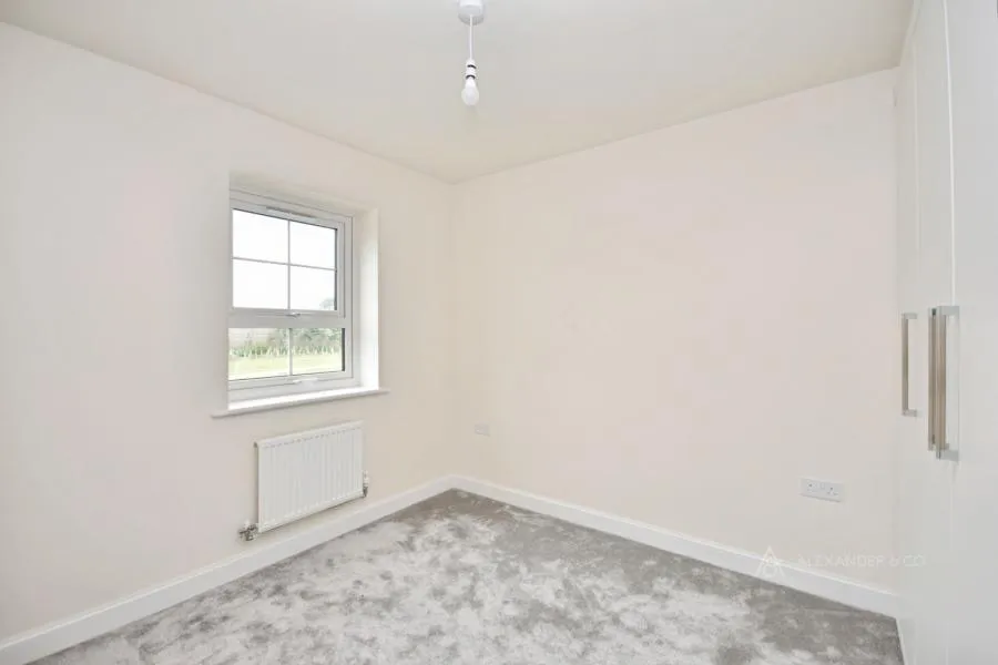 Nutmeg Close, Broughton, HP22, photo 10