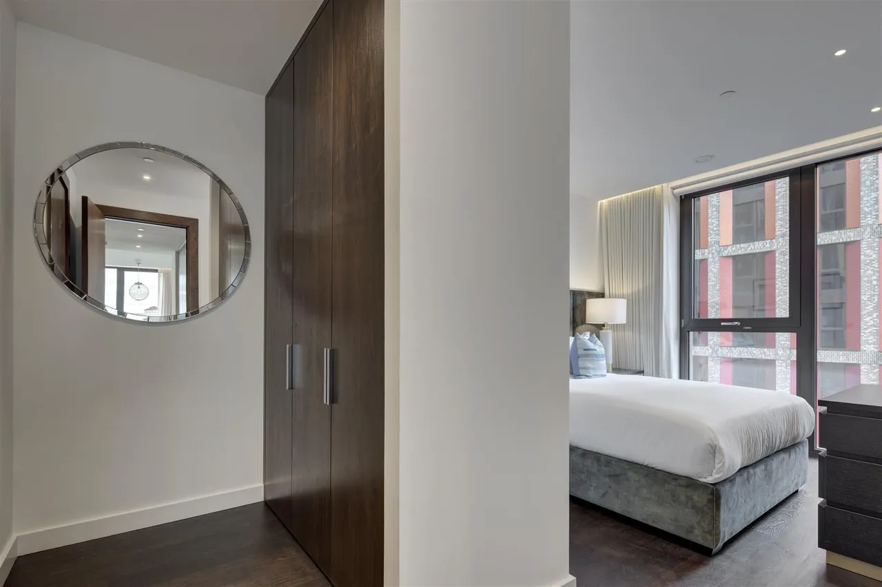 4 Charles Clowes Walk, Nine Elms, London, SW11 7AG, photo 4