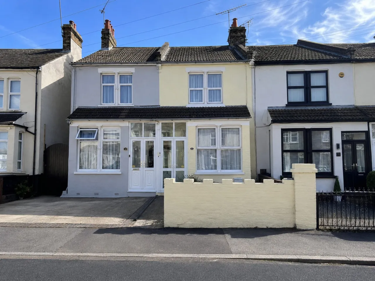 3 bed house for sale, Wakering Avenue, Shoeburyness, SS3