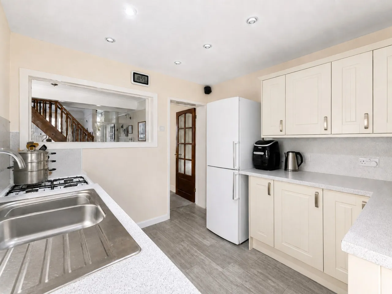 Wakering Avenue, Shoeburyness, SS3, photo 6