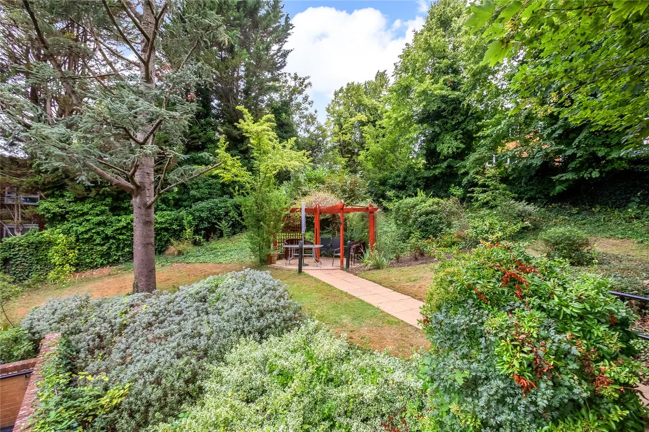 Foxley Lane, Purley, CR8, photo 8