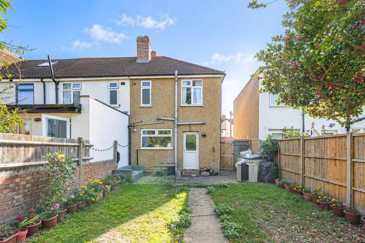 Southcote Avenue, Feltham, TW13, photo 9